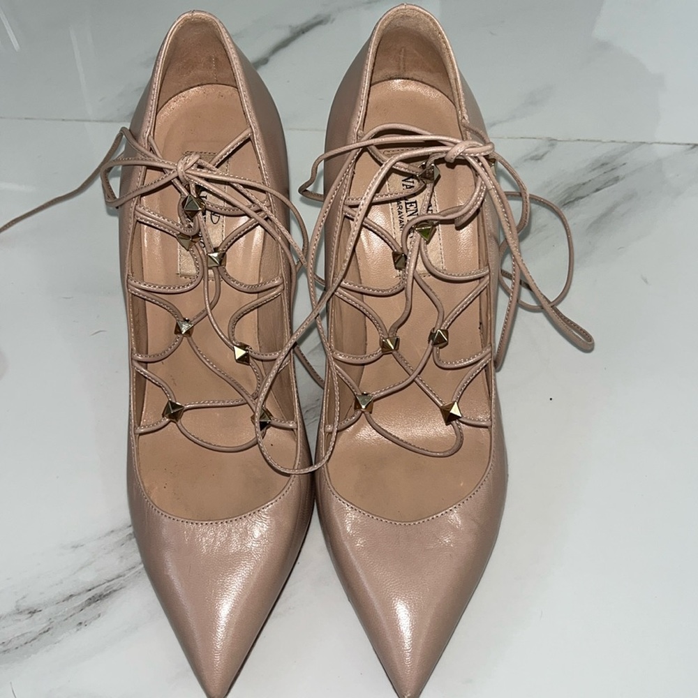 Valentino Garavani Nude leather rock stud lace up pumps